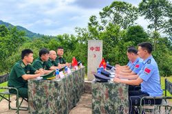 Vững vàng trên từng đường biên, cột mốc