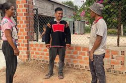 Trí thức trẻ làm “đầu tàu” ở buôn làng