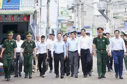 Chủ tịch UBND tỉnh Nguyễn Việt Hùng kiểm tra công tác phòng, chống thiên tai tại phường Đông Hải và xã Bác Ái Tây