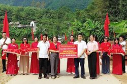 Cây cầu nối bờ vui ở Khuân Nhà