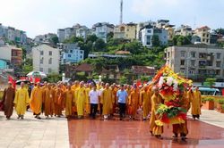 Quảng Ninh: Ban Trị sự GHPGVN tỉnh dâng hương tưởng niệm anh hùng liệt sĩ trước thềm đại hội