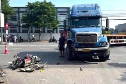 Hai người đi xe m&aacute;y tử vong sau va chạm xe đầu k&eacute;o ở Hải Ph&ograve;ng