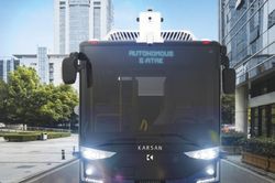Xe bus tự hành cấp độ 4 lần đầu chạy tuyến công cộng không cần tài xế an toàn