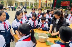 Tỏa sáng những bông hoa miền non nước Cao Bằng (Bài 1)