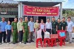 Trao mái ấm cho đồng bào Khmer khó khăn