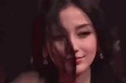 Angelababy và công thức mặc đơn giản nhưng vẫn nổi bật