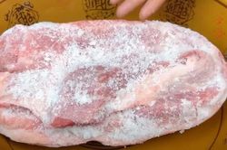 Thịt lợn để trong tủ lạnh bảo quản được bao lâu thì biến chất?