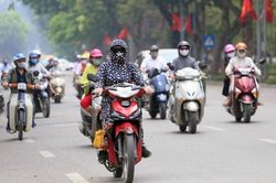 Thời tiết ngày 17/8: Bắc Bộ, Trung Bộ nắng gắt, chiều tối mưa lớn