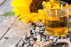 Vì sao dầu hướng dương ngày càng xuất hiện nhiều trong căn bếp gia đình?