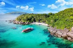 Phú Quốc hay Đà Nẵng: Đâu mới là điểm đến đáng chọn cho chuyến du lịch mùa hè?