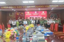 Hơn 200 đại biểu dự Hội thảo chủ để S&aacute;p nhập đơn vị h&agrave;nh ch&iacute;nh với ph&aacute;t triển bền vững v&ugrave;ng v&agrave; li&ecirc;n kết v&ugrave;ng