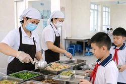 Trường học phải công khai bữa ăn học sinh mỗi ngày