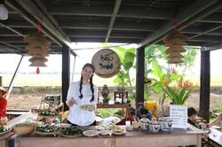 Thành công từ phiên chợ quê đến hướng phát triển nông nghiệp bền vững
