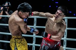Bị chơi xấu, võ sĩ gốc Việt bất bại vẫn đánh gục đối thủ