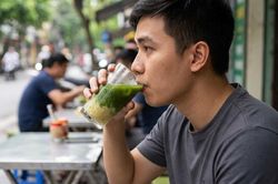 Có nên uống nước rau má đậu xanh hằng ngày?