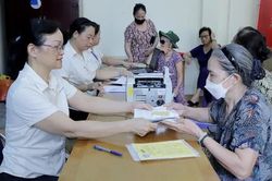 Điều chỉnh lương hưu li&ecirc;n tục, thu hẹp khoảng c&aacute;ch ch&ecirc;nh lệch của người c&oacute; mức hưởng thấp