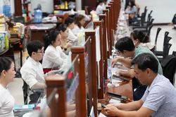 Xem x&eacute;t đề xuất điều chỉnh tiền lương khu vực c&ocirc;ng v&agrave; lương tối thiểu v&ugrave;ng năm 2027