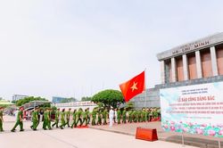 Khắc ghi lời Bác dạy, vững bước trên hành trình phụng sự Nhân dân