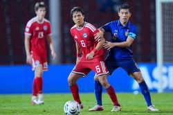 Th&aacute;i Lan v&agrave;o chung kết ASEAN Cup 2026 sau trận thua Singapore