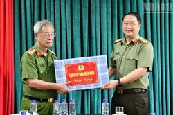 Công an Điện Biên tổ chức nhiều hoạt động chăm lo cán bộ, chiến sĩ có hoàn cảnh khó khăn