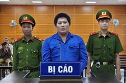 Xét xử người cha ôm con nhảy sông tự tử
