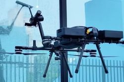 Robot làm việc trên không