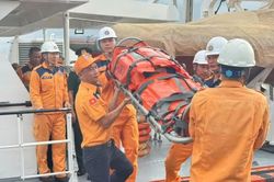 Kịp thời cứu ngư dân nghi bị đau ruột thừa trên biển
