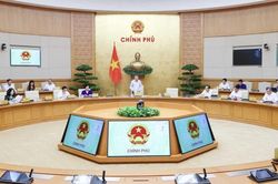 Thủ tướng: Khẩn trương ho&agrave;n thiện c&aacute;c dự &aacute;n luật, nghị quyết tr&igrave;nh Quốc hội