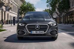 [GALLERY] Mercedes-Benz C-Class 2027 bản máy xăng mild hybrid trình làng