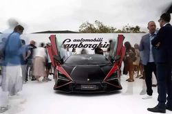 [GALLERY] Lamborghini giới thiệu 'siêu bò' Revuelto SV nhanh và mạnh nhất