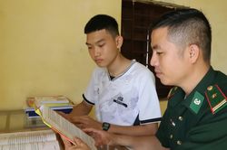 Bức 't&acirc;m thư' đẫm nước mắt của nam sinh mồ c&ocirc;i lỡ cơ hội v&agrave;o trường qu&acirc;n đội
