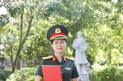 Nữ thượng úy quê lúa đứng đầu khóa bác sĩ nội trú Học viện Quân y