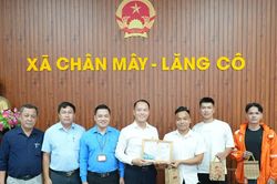 Chuyện đẹp từ nhóm facebook 'Sạch đường Sạch làng' ở xã Chân Mây – Lăng Cô