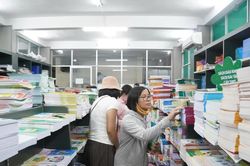 TPHCM chi khoảng 288 tỷ đồng trang bị s&aacute;ch gi&aacute;o khoa cho học sinh