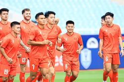 Đội tuyển Việt Nam đầy tr&agrave;n năng lượng tr&ecirc;n s&acirc;n Mỹ Đ&igrave;nh