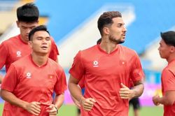Ông Kim Sang-sik rèn quân tại Mỹ Đình chờ tái đấu Malaysia