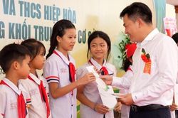 [Ch&ugrave;m ảnh] BSR tiếp sức những ước mơ tại Trường Tiểu học v&agrave; THCS Hiệp H&ograve;a