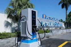Các doanh nghiệp tăng tốc phủ trạm sạc trên cao tốc