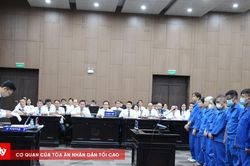 Những h&igrave;nh ảnh trong phi&ecirc;n t&ograve;a x&eacute;t xử cựu Thứ trưởng Nguyễn B&aacute; Hoan v&agrave; c&aacute;c thuộc cấp