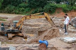 Sau b&agrave;i viết của VietNamNet, đồng b&agrave;o Đăk P&eacute;k sắp hết nỗi lo bị c&ocirc; lập m&ugrave;a mưa lũ