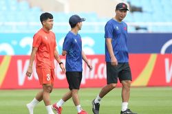 Văn Vĩ b&aacute;o tin kh&ocirc;ng vui trước trận tuyển Việt Nam t&aacute;i đấu Malaysia