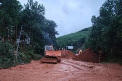 Bộ Xây dựng chỉ đạo nóng ứng phó với nguy cơ mưa lớn, lũ quét, sạt lở đất