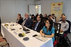 Phái đoàn Việt Nam tại Geneva tổ chức tọa đàm về chính sách công nghiệp