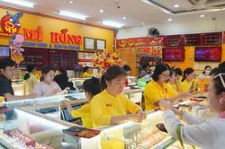 Giá vàng sáng 18/8 áp sát 145 triệu đồng, chênh lệch mua bán tới 4,5 triệu đồng