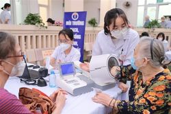 Tìm cách thích nghi với già hóa dân số - Bài 1: Chủ động đối mặt với xã hội nhiều người già