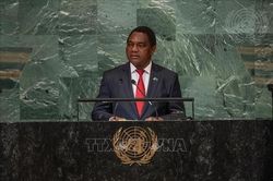 Tổng thống Zambia tái đắc cử