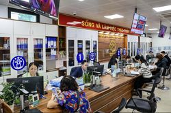 Một năm vận h&agrave;nh ch&iacute;nh quyền địa phương 2 cấp ở H&agrave; Nội: L&agrave;m hết việc, kh&ocirc;ng l&agrave;m hết giờ