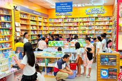 Sách giáo khoa tại TP Hồ Chí Minh thiếu hàng cục bộ
