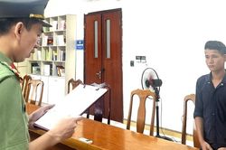 Nhặt súng trong bụi rậm mang về bắn chim, nam thanh niên bị khởi tố
