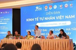 350 đại biểu hiến kế ph&aacute;t triển doanh nghiệp tư nh&acirc;n tại Huế